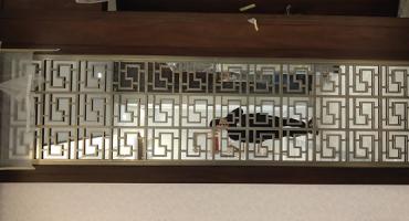 回形紋青古銅不銹鋼屏風(fēng)